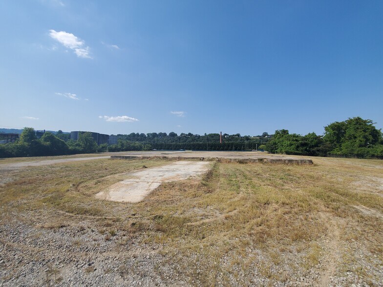 More Photos Of 702 Manufacturers Rd, Chattanooga Land For Sale