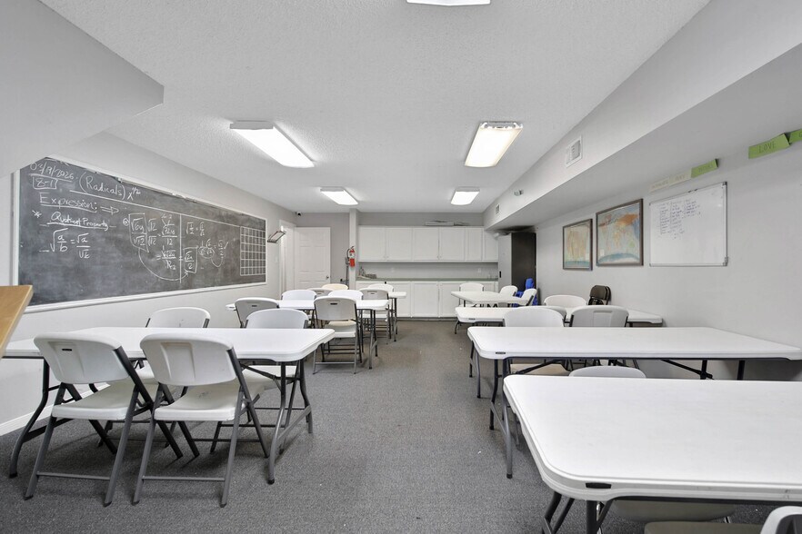 More Photos Of 6265 Shadowbend, The Woodlands Coworking Space