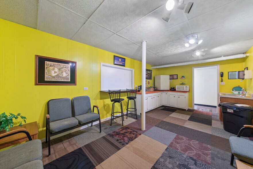 More Photos Of 3330 N Milwaukee Ave, Chicago Medical For Sale