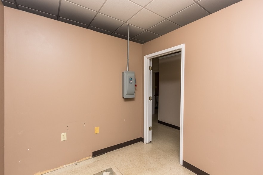 More Photos Of 133 E Main St, Youngsville General Retail For Lease
