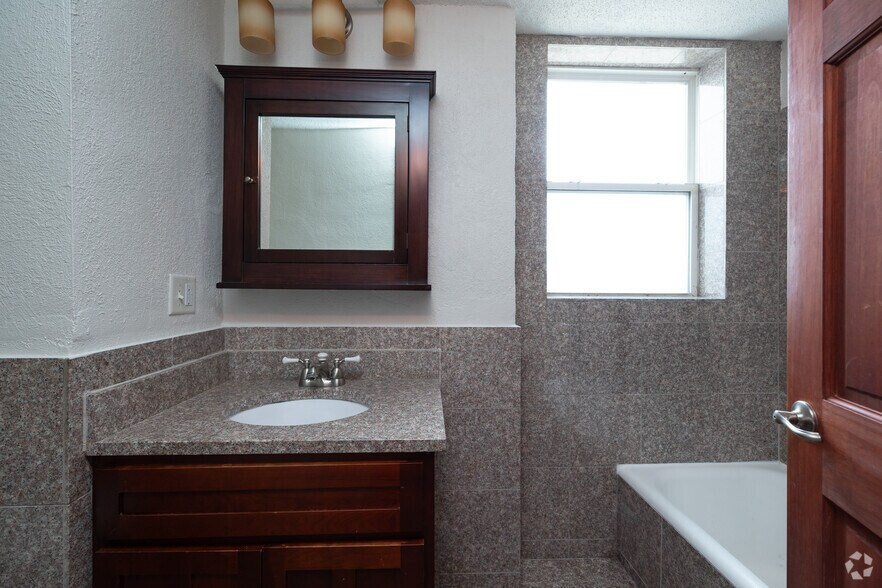 More Photos Of 4140 Washington Blvd, Saint Louis Apartments For Sale