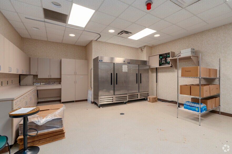 More Photos Of 308 E Centerview St, China Grove Office For Sale