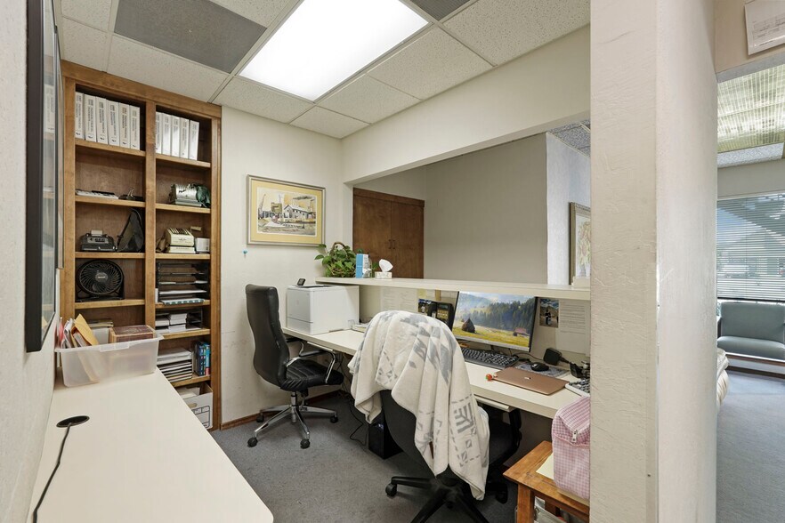 More Photos Of 1820 W Kettleman Ln, Lodi Office For Sale