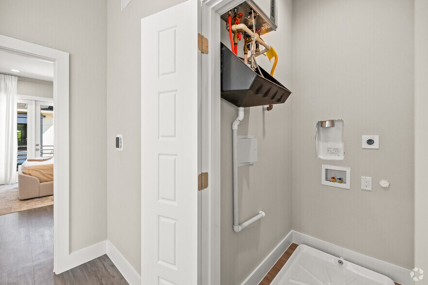 More Photos Of 123 Merritt St, Fort Worth Apartments For Sale