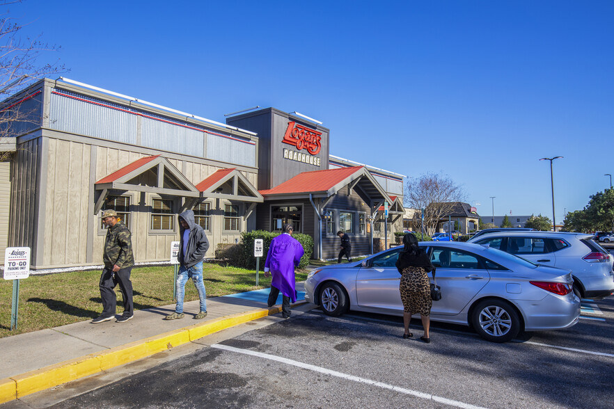 Primary Photo Of 3250 Airport Blvd, Mobile Restaurant For Sale