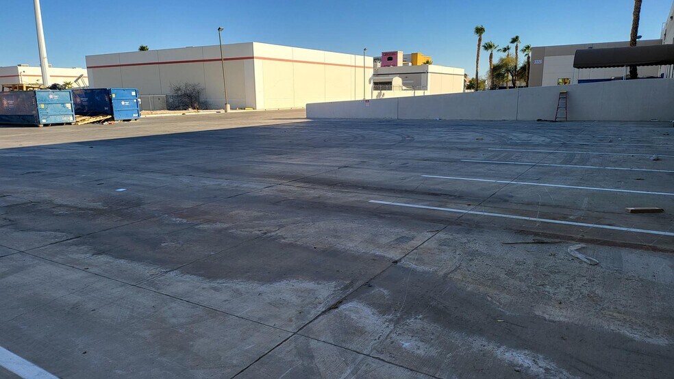 More Photos Of 3325-3326 W Oquendo Rd, Las Vegas Warehouse For Lease