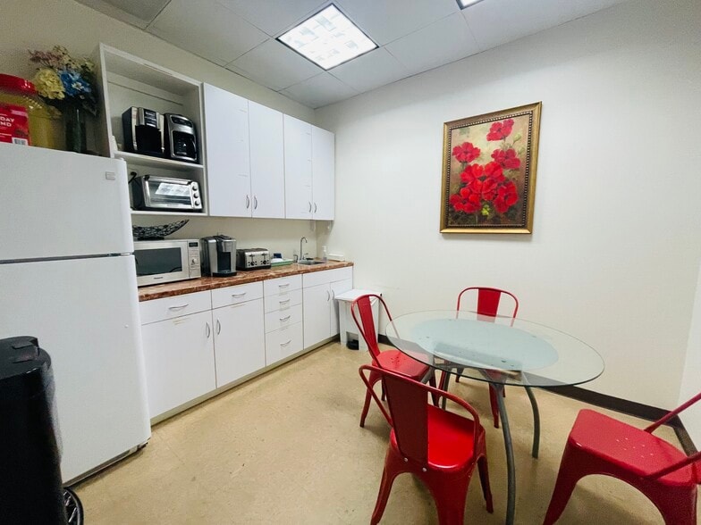 More Photos Of 8342 Garden Grove Blvd, Garden Grove Storefront Retail Office For Lease