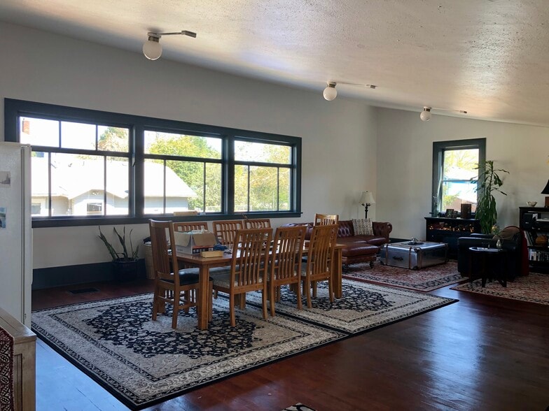 More Photos Of 7809 NE Everett St, Portland Religious Facility For Sale