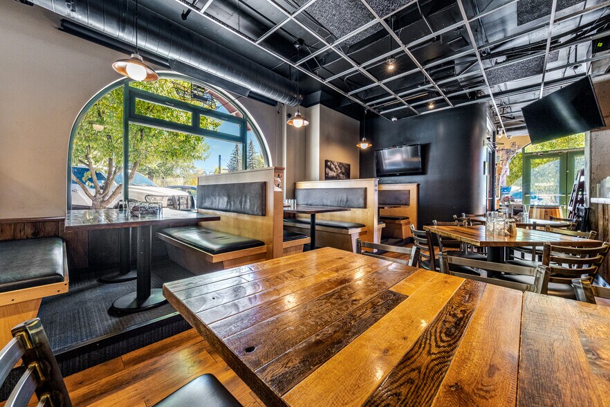 More Photos Of 700 Yampa, Steamboat Springs Restaurant For Sale