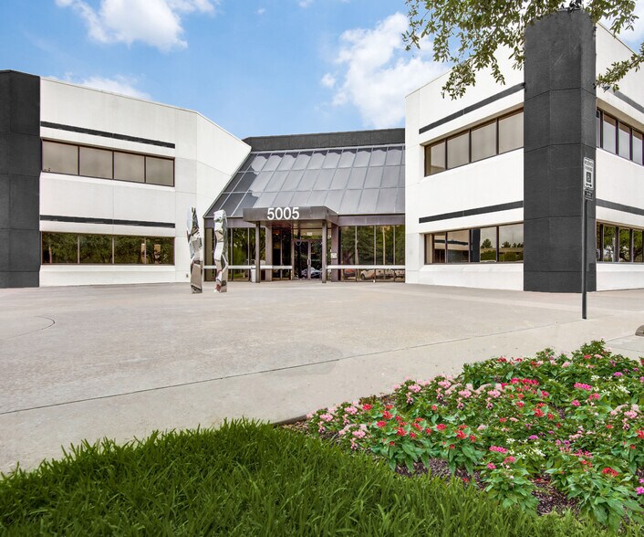 More Photos Of 5005 W Royal Ln, Irving Office For Lease