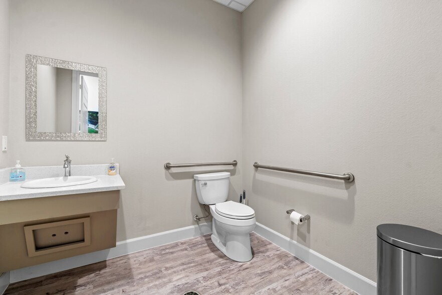 More Photos Of 28789 Hardin Store Rd, Magnolia Office For Sale