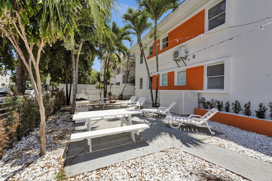 More Photos Of 1000 7th St, Miami Beach Apartments For Sale