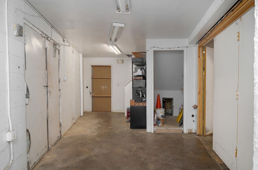 More Photos Of 11966 State Hwy 13, Kimberling City General Retail For Sale