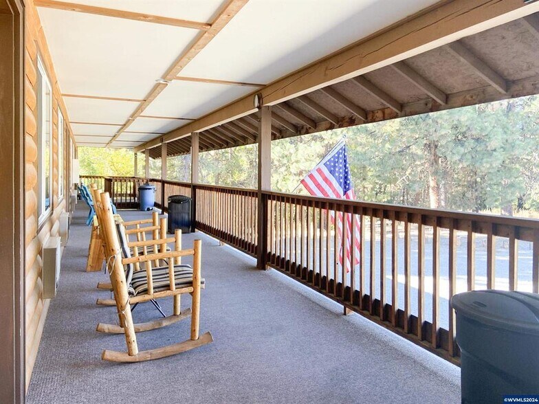 More Photos Of 179 S Mill St, Sumpter Hotel For Sale