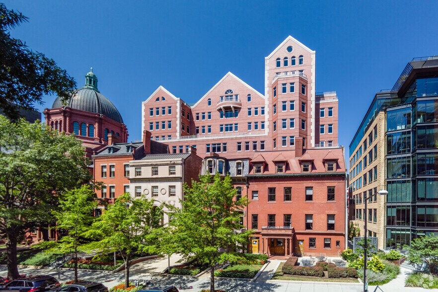 More Photos Of 1717 Rhode Island Ave NW, Washington Office For Lease