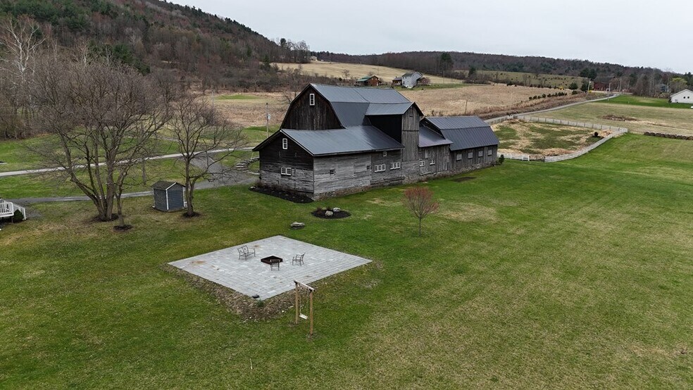 More Photos Of 211 Hanks Rd, Troy Hospitality For Sale