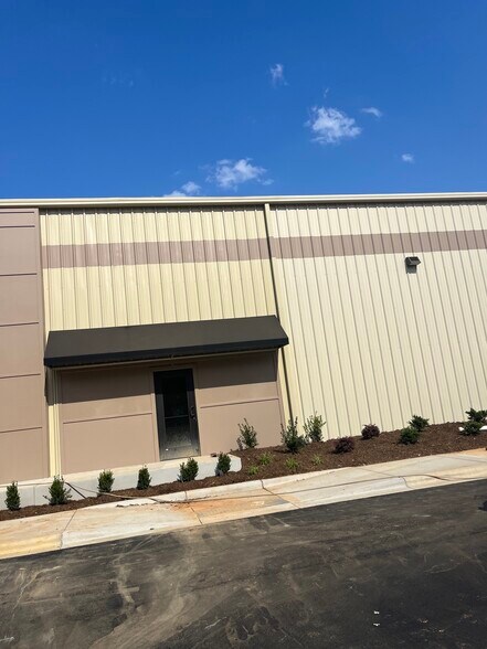 Primary Photo Of 2900 Stitt St, Monroe Manufacturing For Sale