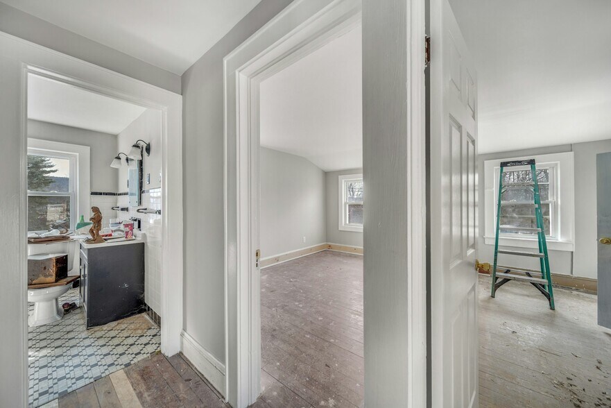 More Photos Of 10 Us Highway 46, Hackettstown Freestanding For Sale