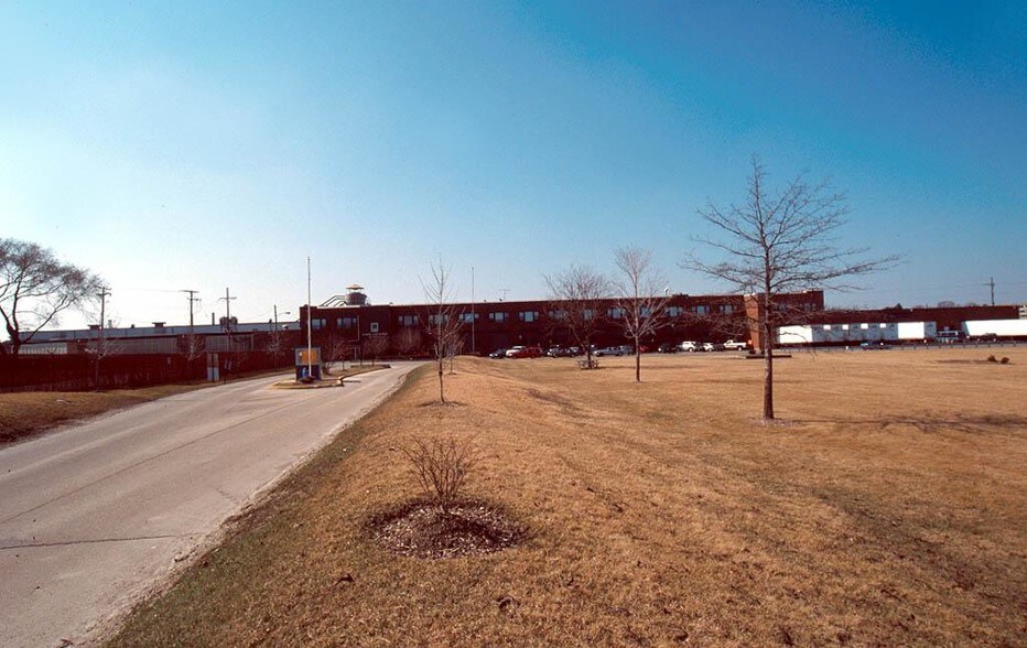 Primary Photo Of 1900 Foss Park Ave, North Chicago Warehouse For Sale