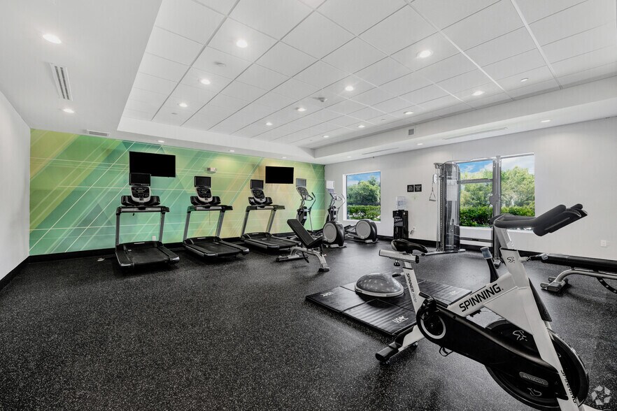 More Photos Of 3539 N Sam Houston Pky, Houston Hotel For Sale