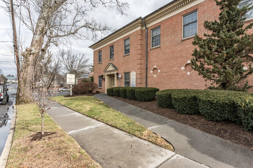 More Photos Of 20 S Stewart St, Winchester Medical For Sale