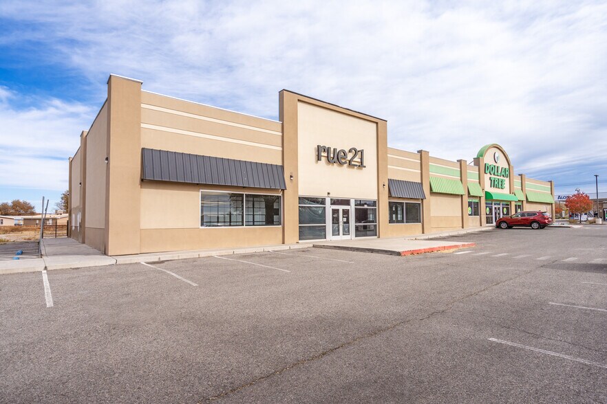 More Photos Of 402 Carr Ln, Espanola Freestanding For Lease