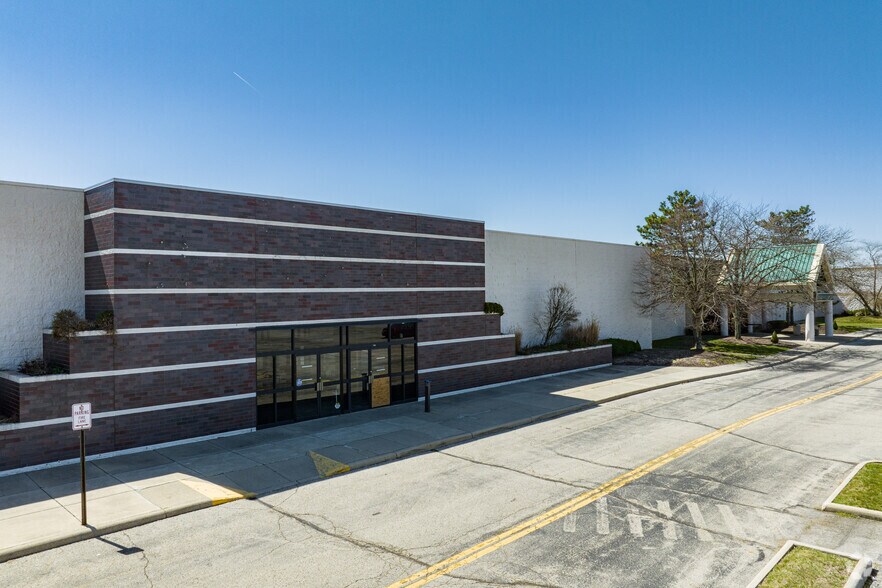 More Photos Of 987-999 E Ash St, Piqua Unknown For Lease