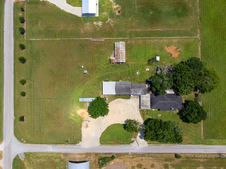 More Photos Of 2555 Straznicky Rd, Beasley Flex For Sale