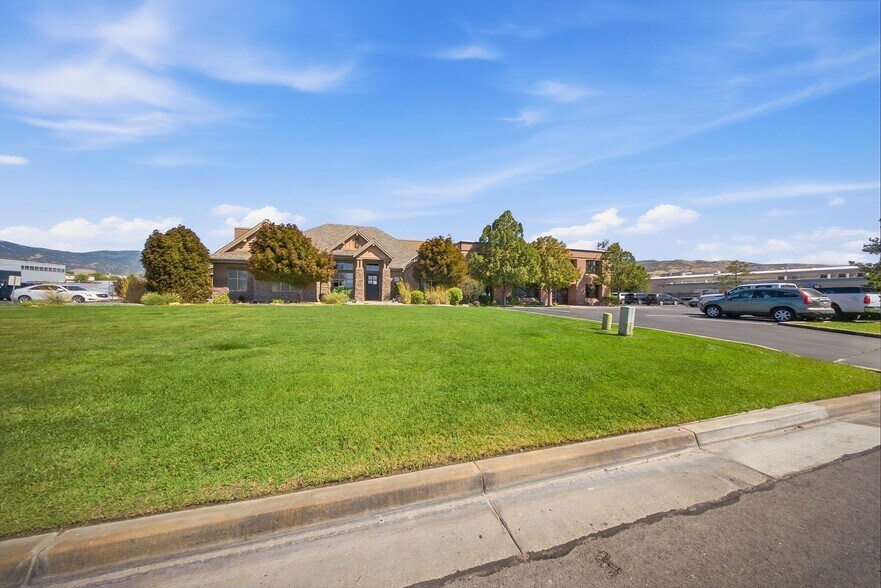 More Photos Of 526 N 400 W, North Salt Lake Office For Sale