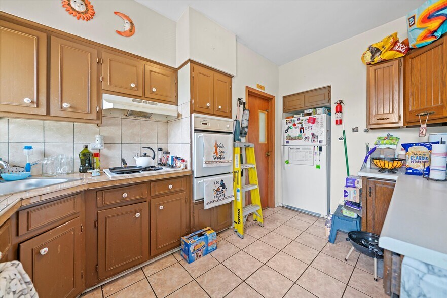 More Photos Of 6058 S Massasoit Ave, Chicago Apartments For Sale