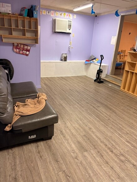More Photos Of 110-112 SE Creek Ave, Bartlesville Daycare Center For Sale