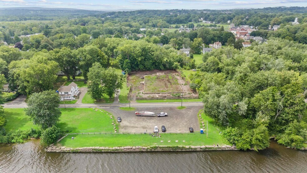 More Photos Of 273 Main St, Cromwell Apartments For Sale