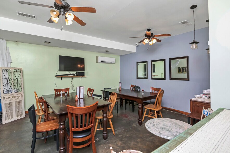More Photos Of 300 State St, West Columbia Restaurant For Sale