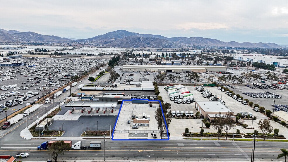 More Photos Of 15059 Slover Ave, Fontana Office For Lease