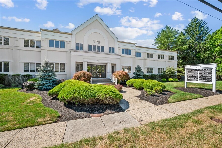 More Photos Of 775 Mountain Blvd, Watchung Office For Lease