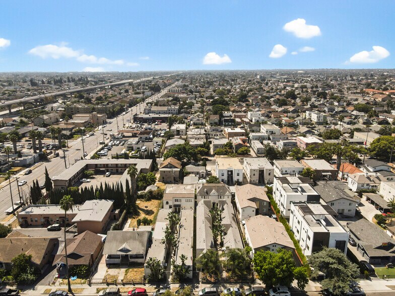 More Photos Of 526-534 W 47th St, Los Angeles Apartments For Sale