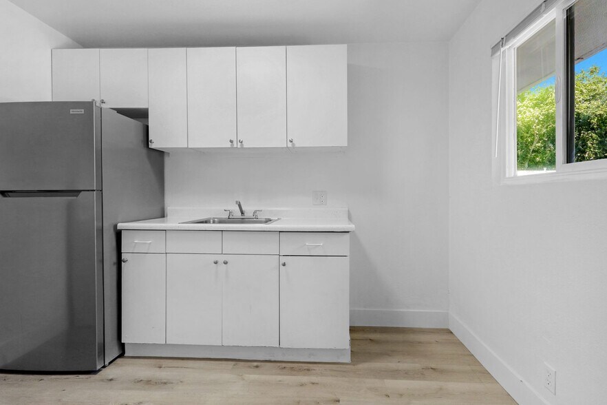 More Photos Of 315-317 B St, Roseville Apartments For Sale