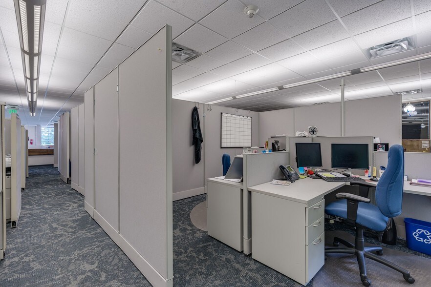 More Photos Of 3825 Columbus Rd, Granville Loft Creative Space For Lease