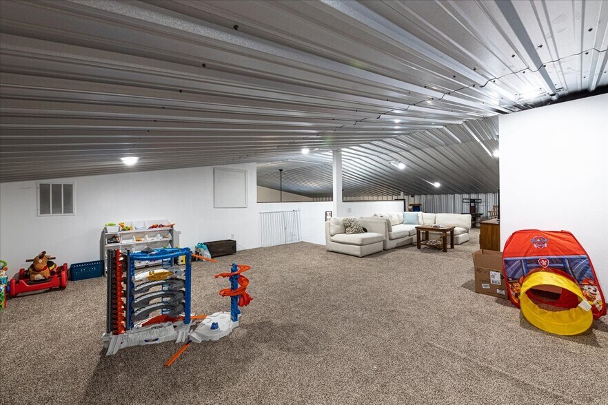 More Photos Of 1817 S Morgan St, Granbury Auto Dealership For Sale