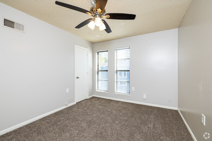 More Photos Of 13900 Grandboro Ln, Grandview Apartments For Sale