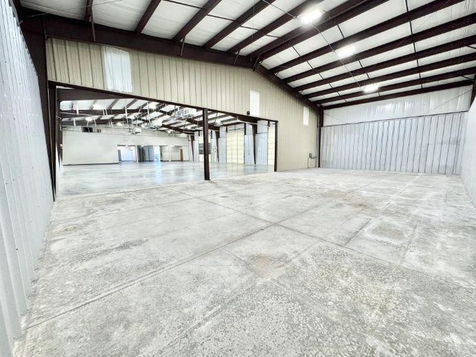 More Photos Of 320 NE 145th Pl, Edmond Warehouse For Lease