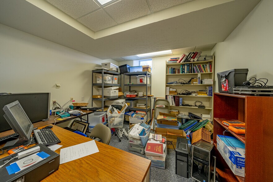 More Photos Of 353 Island Cottage Rd, Rochester Medical For Lease