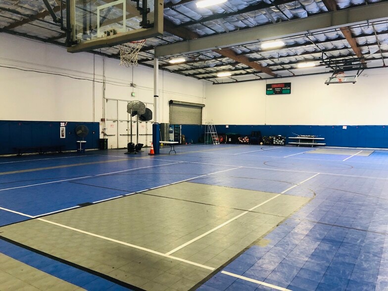 Primary Photo Of 1780 Oak St, Torrance Warehouse For Sale