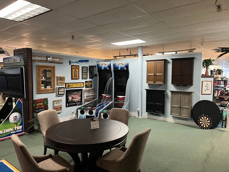 More Photos Of 5585 University Blvd W, Jacksonville Storefront Retail Office For Sale