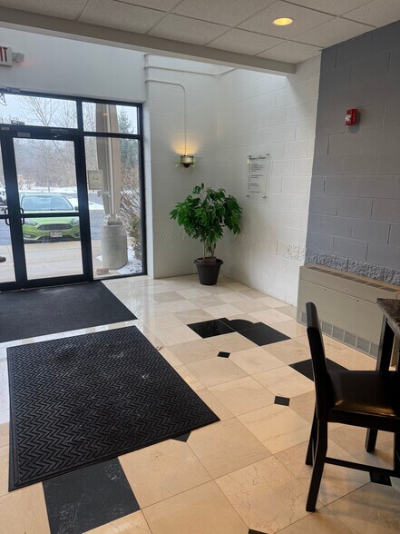 More Photos Of 822 Kumho Dr, Fairlawn Medical For Sale