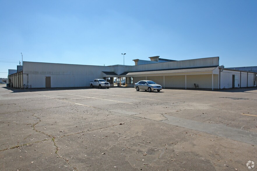 More Photos Of 3500-3536 FM 365, Nederland Unknown For Lease