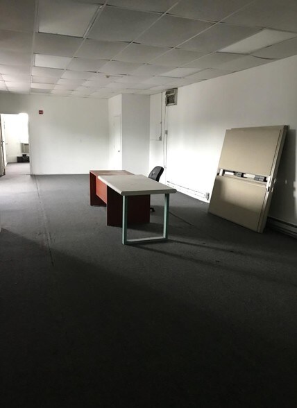 More Photos Of 7400 Marshall Rd, Upper Darby Township Storefront Retail Residential For Sale