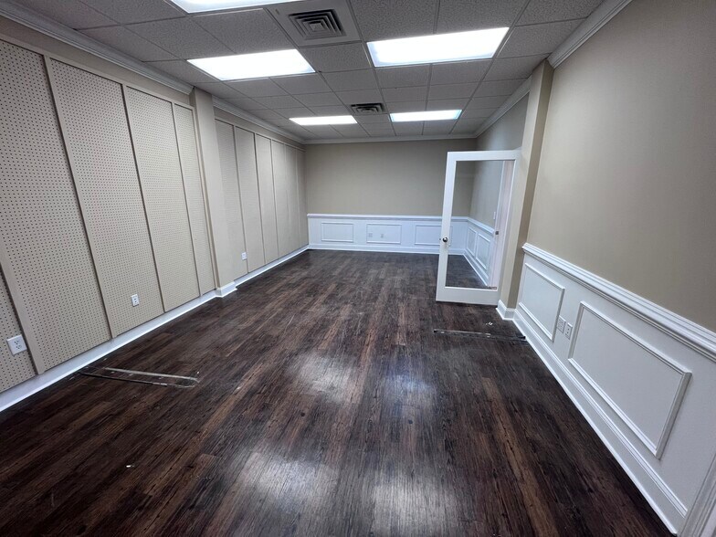 More Photos Of 1420 Mcfarland Blvd, Northport Unknown For Lease