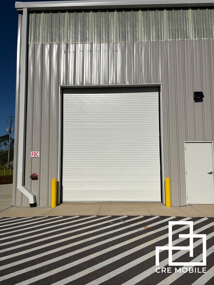 More Photos Of 5672 Commerce Blvd W. blvd, Mobile Industrial For Lease
