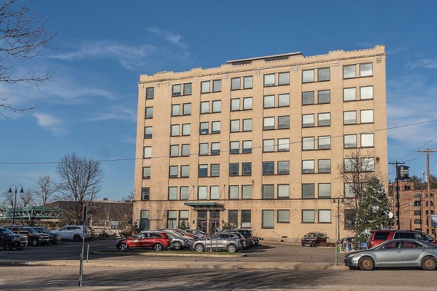 More Photos Of 2001 Main St, Wheeling Office For Lease